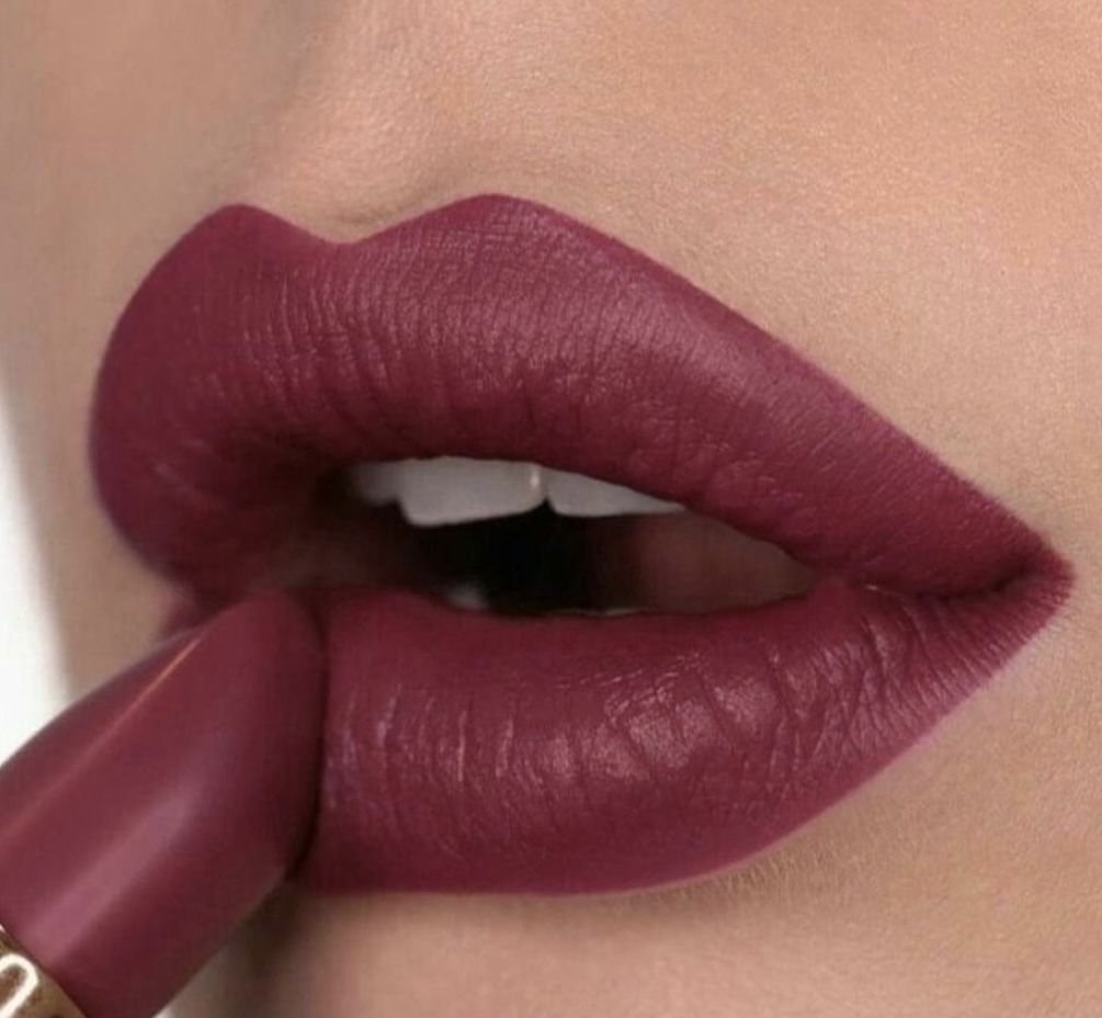 Essence Velvet Matte lipstick in Compliment berry shade