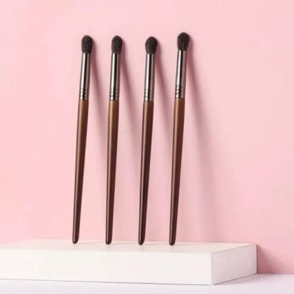 Morphe M441 firm blending crease brush