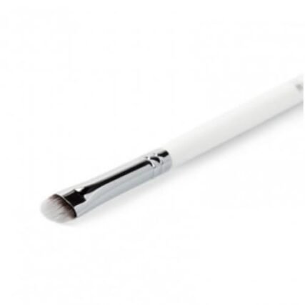 Small tight bristle smudge brush for lower lash line